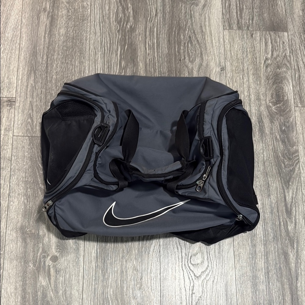 Nike Men's Gray and Black Sports Bag